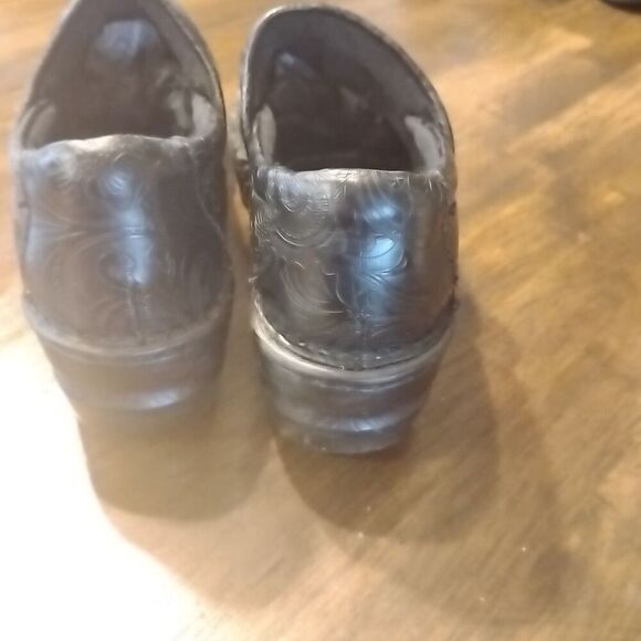 BOC BORN CONCEPT CLOGS EMBOSSED PAISLEY LEATHER SHOES - Picture 5 of 10